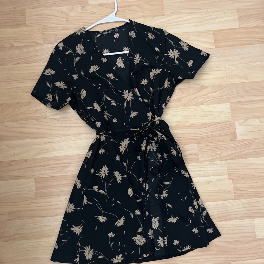 Boohoo floral wrap dress